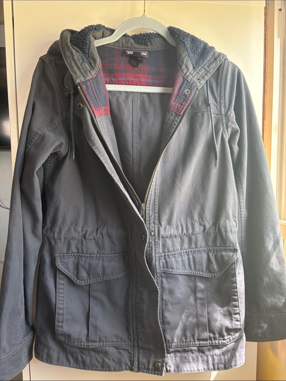Patagonia Gray Utility Hooded Jacket with Red Plaid Lining 100% Organic Cotton